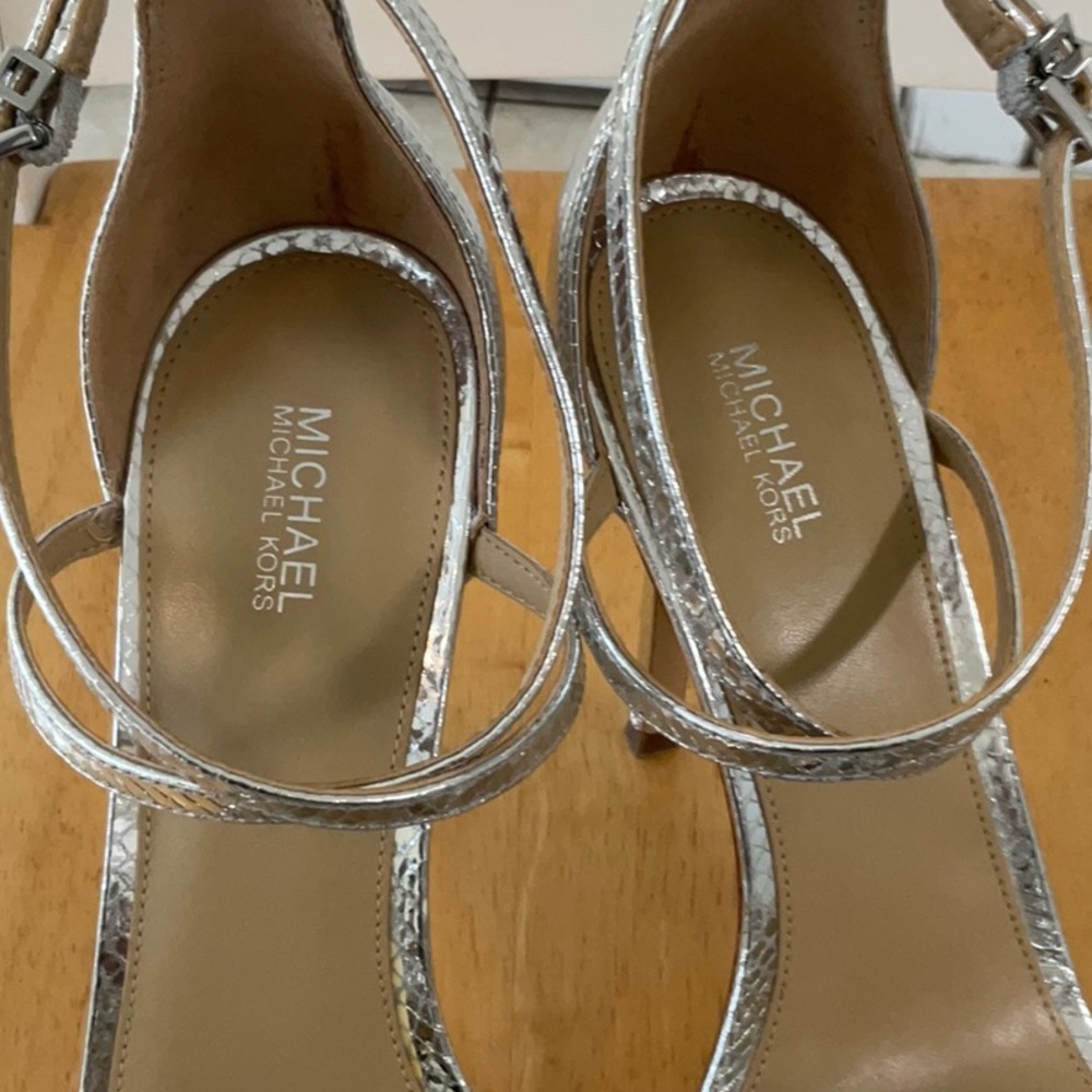 Michael Kors Shoes - Picture 4 of 7